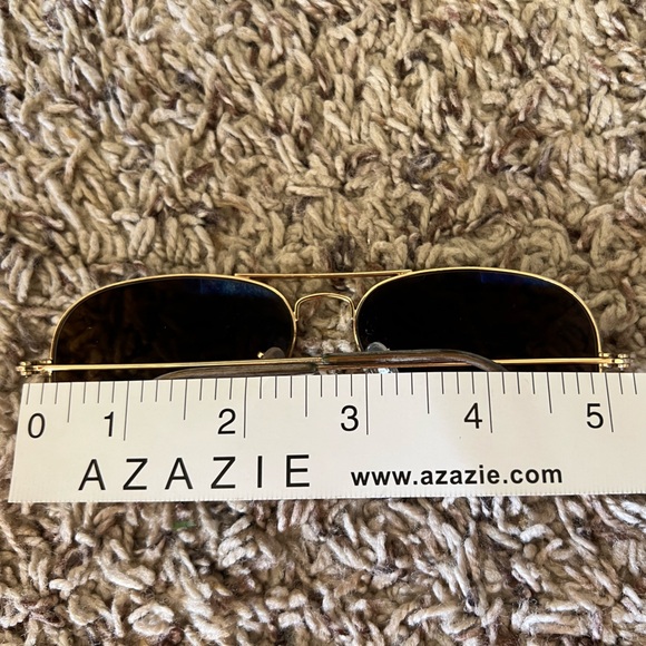 Ray-Ban Classic Aviator RB3025 Sunglasses - Picture 13 of 14